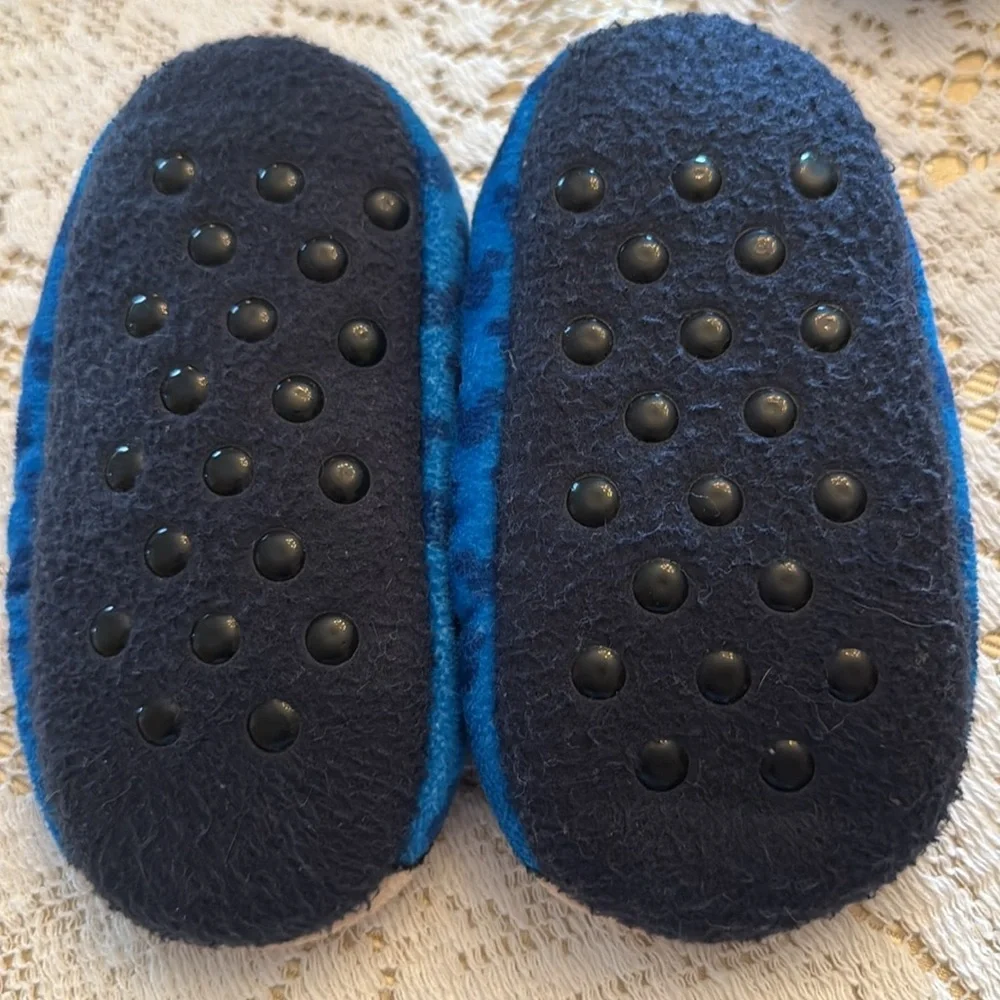 Disney Mickey Mouse Toddler slippersocks gripper bottom, blue, 6.5” long